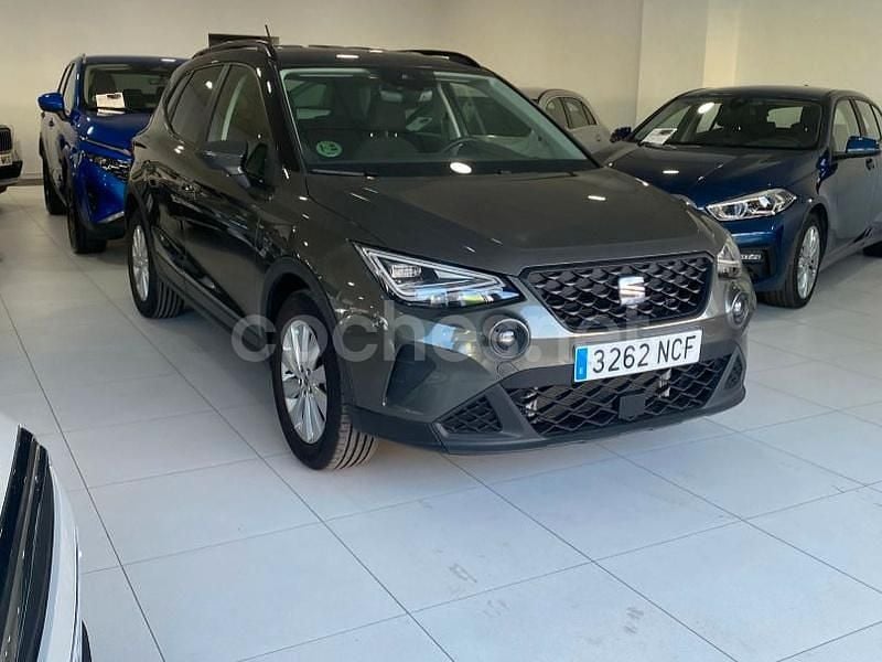 Gris / plata Usado 2025 Seat Arona Xperience SUV | 18.490 € (Buen precio) - Imagen 1/4