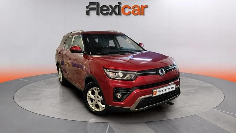 Usado Ssangyong (KGM) Tivoli 163 CV (119 kW) 2023 Rojo SUV