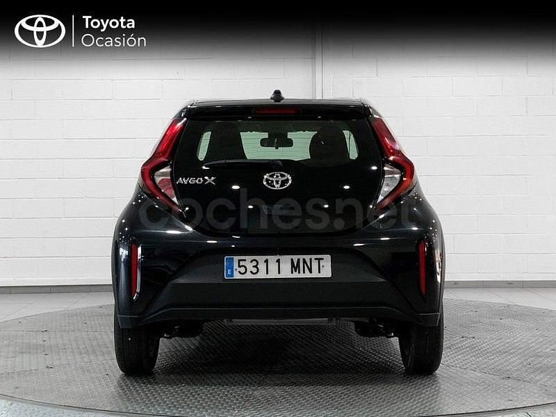 Usado Toyota Aygo X Play 72 CV (52 kW) 2024 Negro SUV