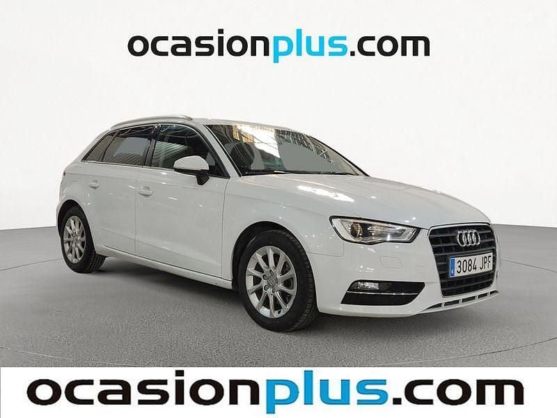 Usado Audi A3 Sportback Attraction 125 CV (91 kW) 2016 Blanco Utilitario