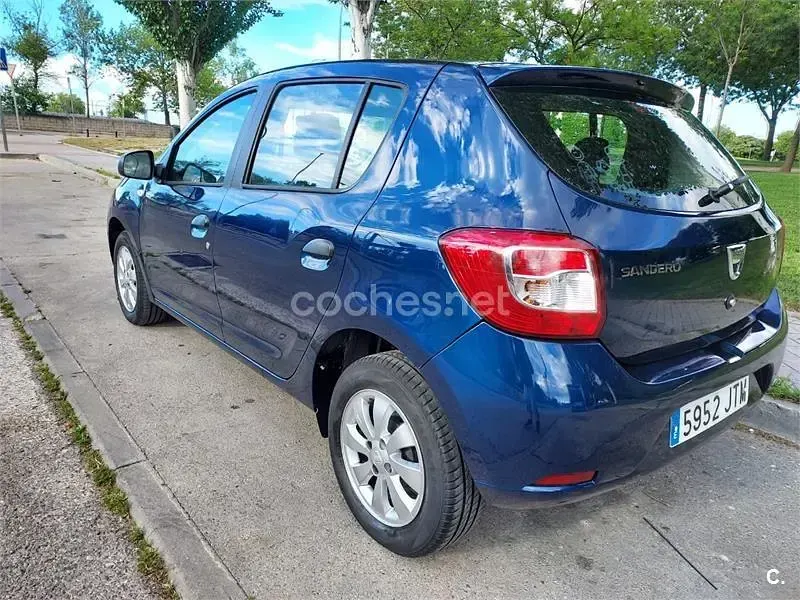 Usado Dacia Sandero 90 CV (66 kW) 2016 Azul Berlina