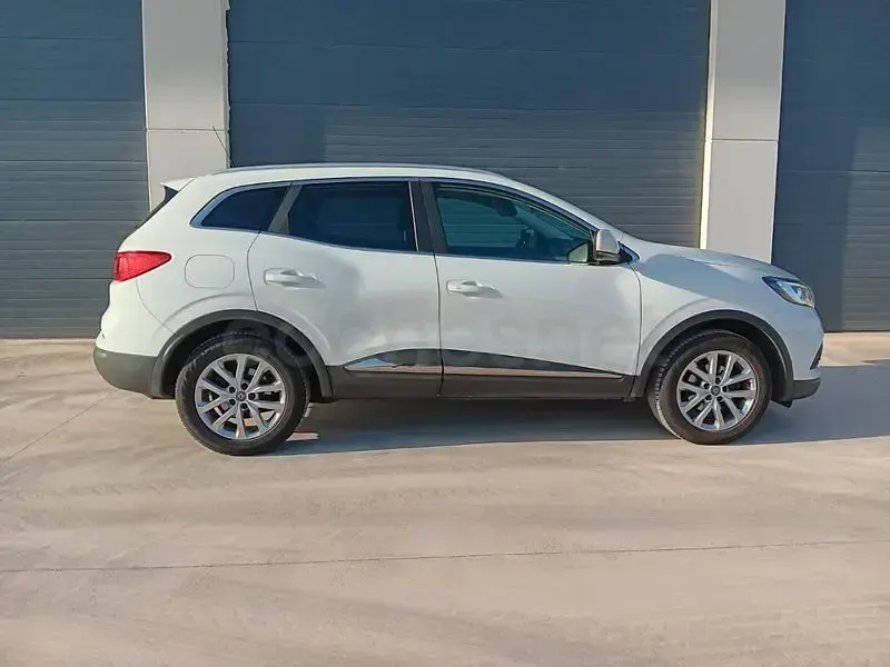Usado Renault Kadjar Zen 115 CV (84 kW) 2020 Blanco SUV