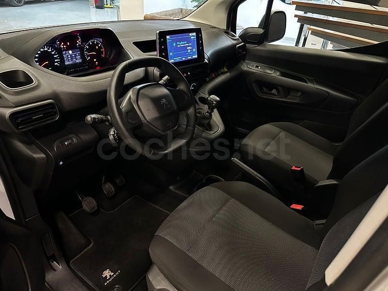 Usado Peugeot Rifter Allure 100 CV (73 kW) 2023 Blanco Monovolumen