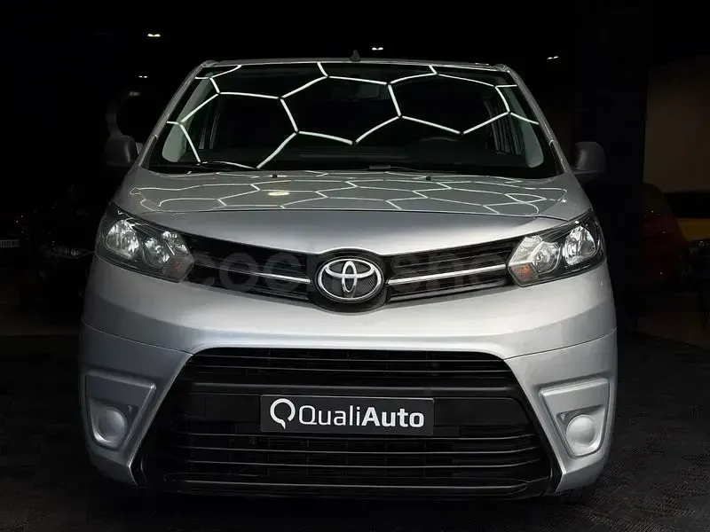 Usado Toyota Proace Verso Advance 120 CV (88 kW) 2020 Gris / plata Familiar