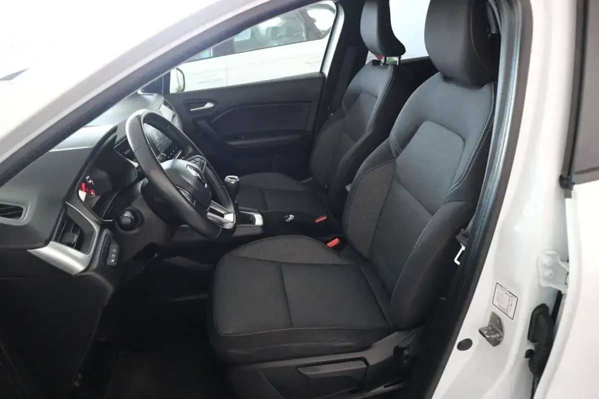 Usado Renault Captur Equilibre 101 CV (74 kW) 2023 Blanco SUV