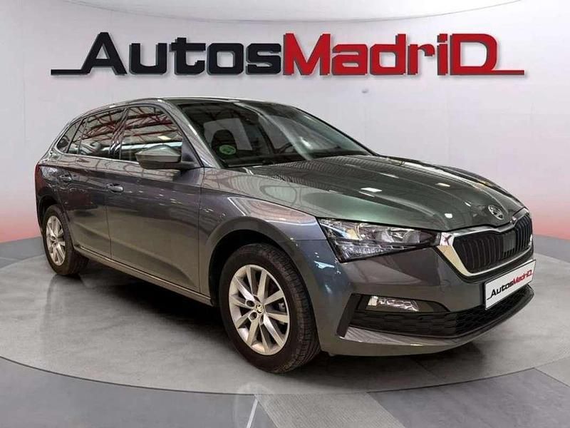 Usado Skoda Scala Ambition 95 HP (69 kW) 2022 Cinzento Citadino