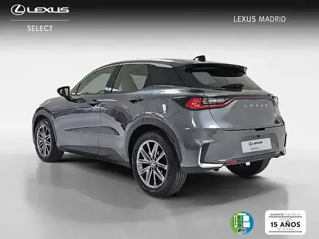 Usado Lexus LBX 136 CV (100 kW) 2025 Gris SUV