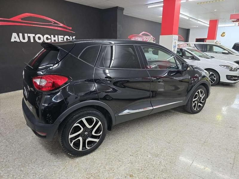 Usado Renault Captur Zen 90 CV (66 kW) 2015 Negro SUV