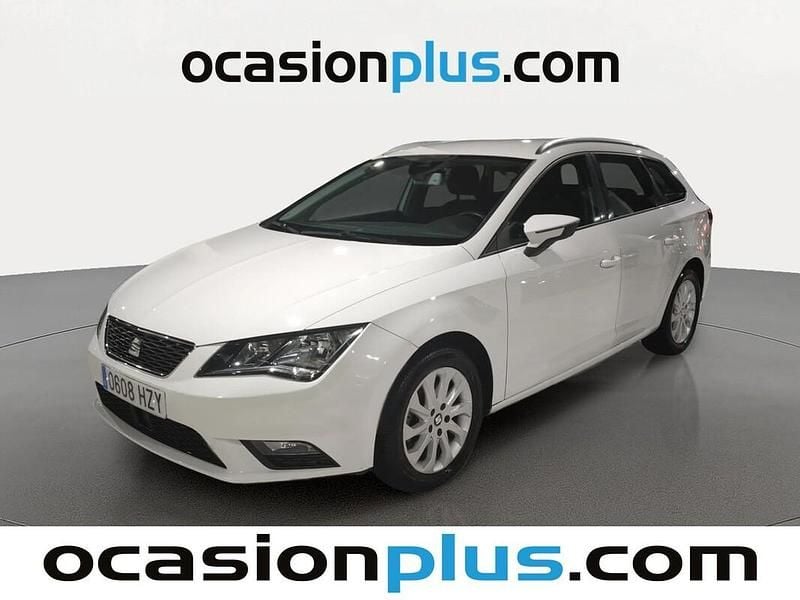 Usado Seat Leon ST Style 150 CV (110 kW) 2014 Blanco Familiar