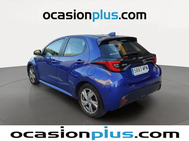 Usado Toyota Yaris Hybrid Active 116 CV (85 kW) 2024 Azul Utilitario