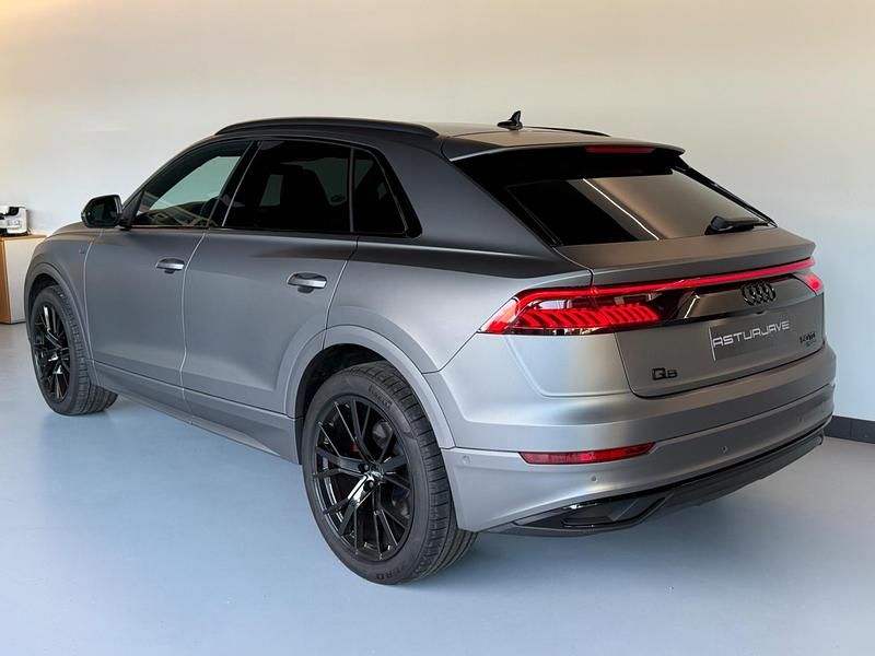 Usado Audi Q8 S-Line 286 CV (210 kW) 2019 Gris SUV