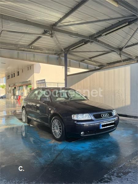 Negro Usado 2002 Audi A3 Attraction Berlina | 4000 € (Precio justo) - Imagen 1/1