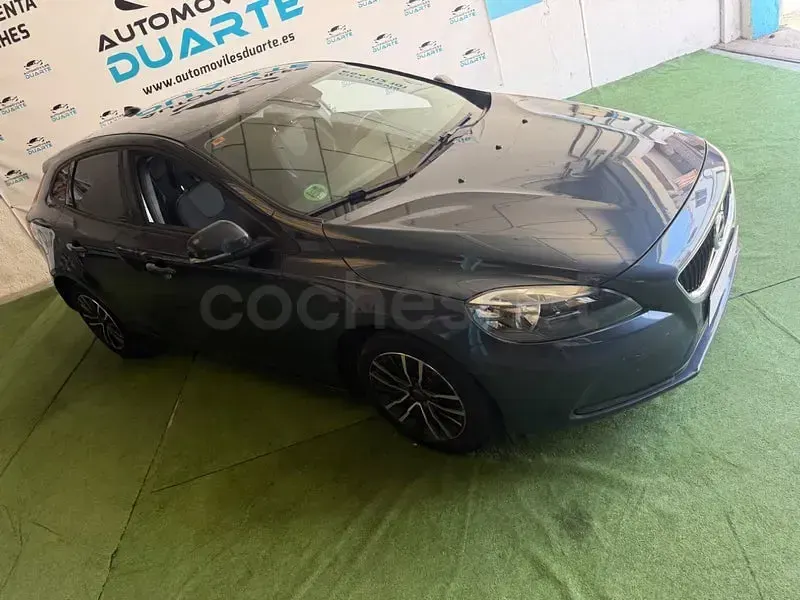Usado Volvo V40 Momentum 120 CV (88 kW) 2017 Azul Berlina