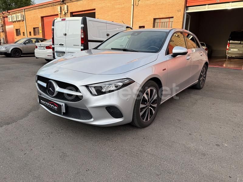 Usado Mercedes A250 218 CV (160 kW) 2021 Gris / plata Berlina