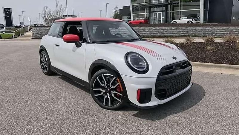 Usado Mini John Cooper Works 220 CV (161 kW) 2025 Blanco Utilitario