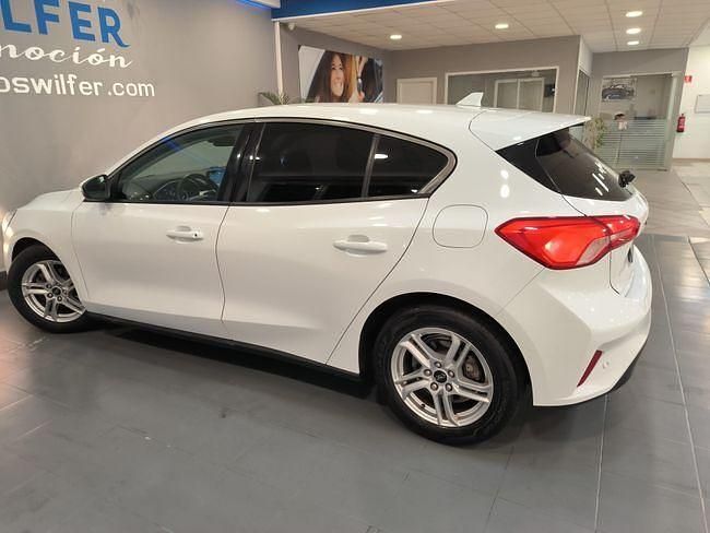 Usado Ford Focus Titanium 120 CV (88 kW) 2019 Blanco Berlina