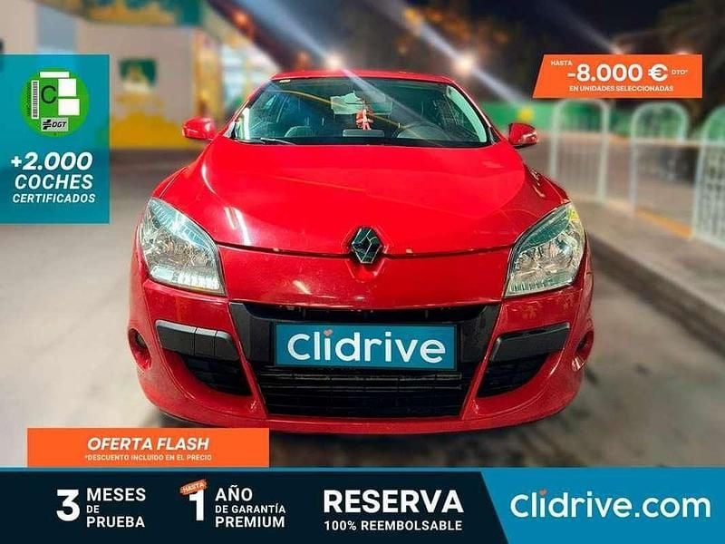 Rojo Usado 2010 Renault Mégane Coupé Dynamique Coupe | 4490 € - Imagen 1/3