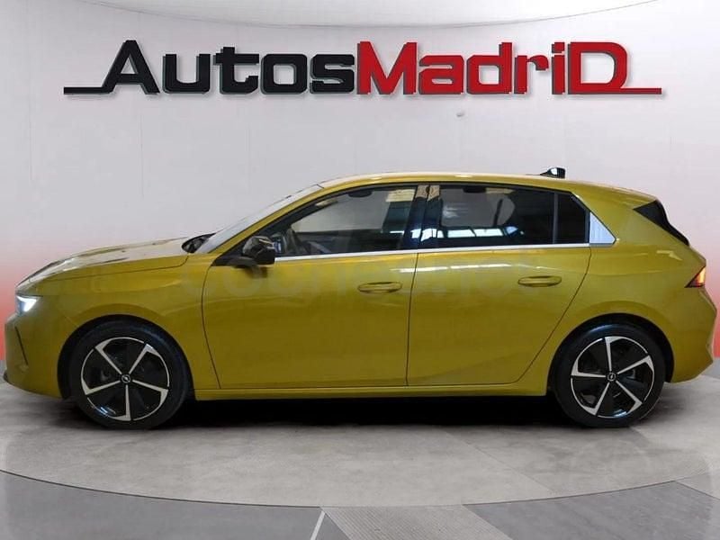 Usado Opel Astra Elegance 130 CV (95 kW) 2023 Amarillo Berlina