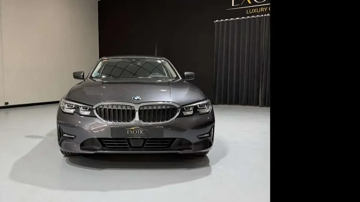 Usado BMW 320 Comfort Edition 184 CV (135 kW) 2021 Gris Berlina