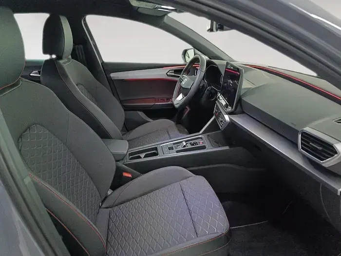 Usado Seat Leon FR 116 CV (85 kW) 2026 Gris Berlina