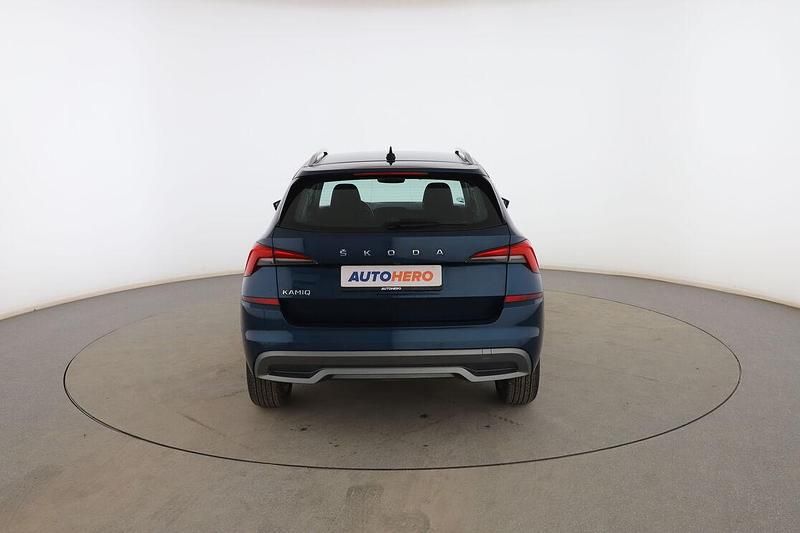 Usado Skoda Kamiq Ambition 116 CV (85 kW) 2021 Azul SUV