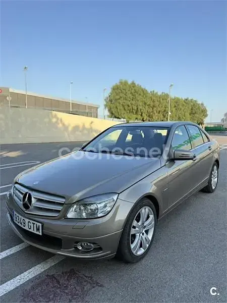 Usado Mercedes C200 136 CV (100 kW) 2010 Beige Berlina