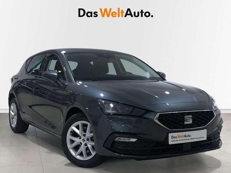 Usado Seat Leon Style 116 CV (85 kW) 2025 Gris Utilitario