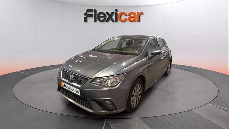 Usado Seat Ibiza Reference 75 CV (55 kW) 2018 Gris Utilitario