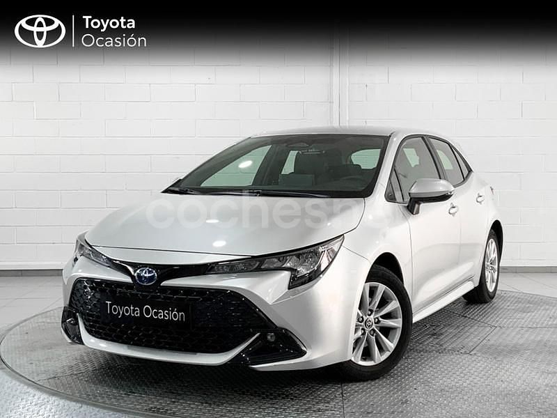 Gris / plata Usado 2024 Toyota Corolla Active Berlina | 26.800 € (Un poco caro) - Imagen 1/4