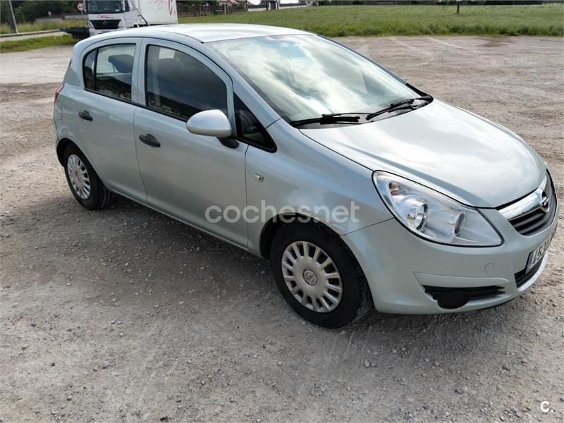 Verde Usado 2009 Opel Corsa Enjoy Berlina | 3300 € (Precio justo) - Imagen 1/4