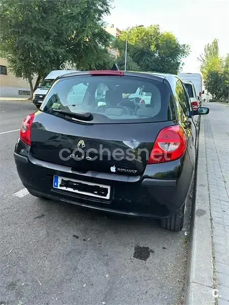 Usado Renault Clio II Expression 100 CV (73 kW) 2007 Negro Berlina