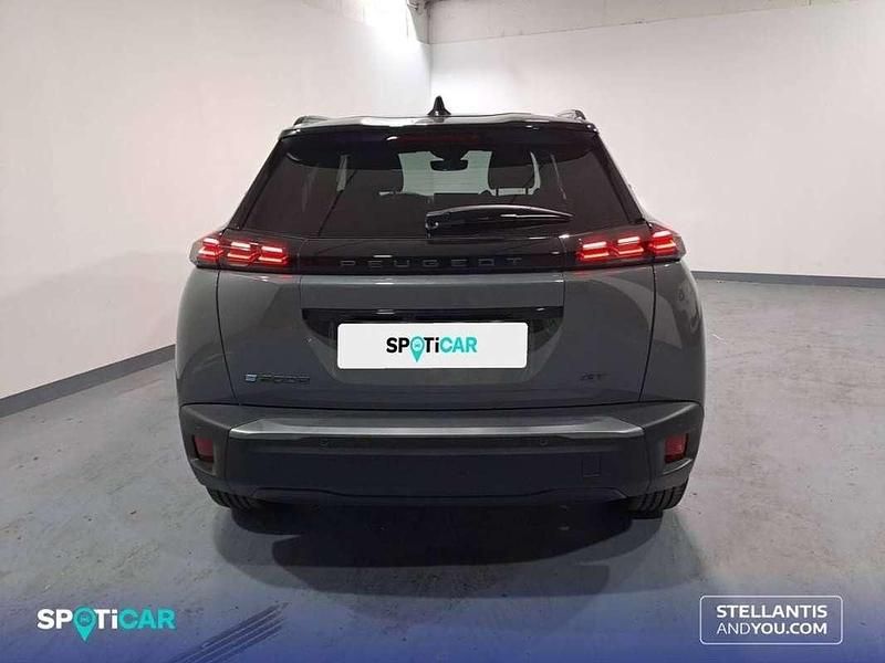 Usado Peugeot e-2008 GT 100 kW (136 CV) 2024 Gris SUV