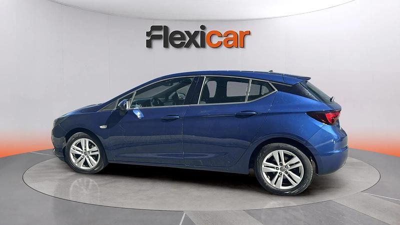 Usado Opel Astra GS Line 131 CV (96 kW) 2020 Azul Familiar