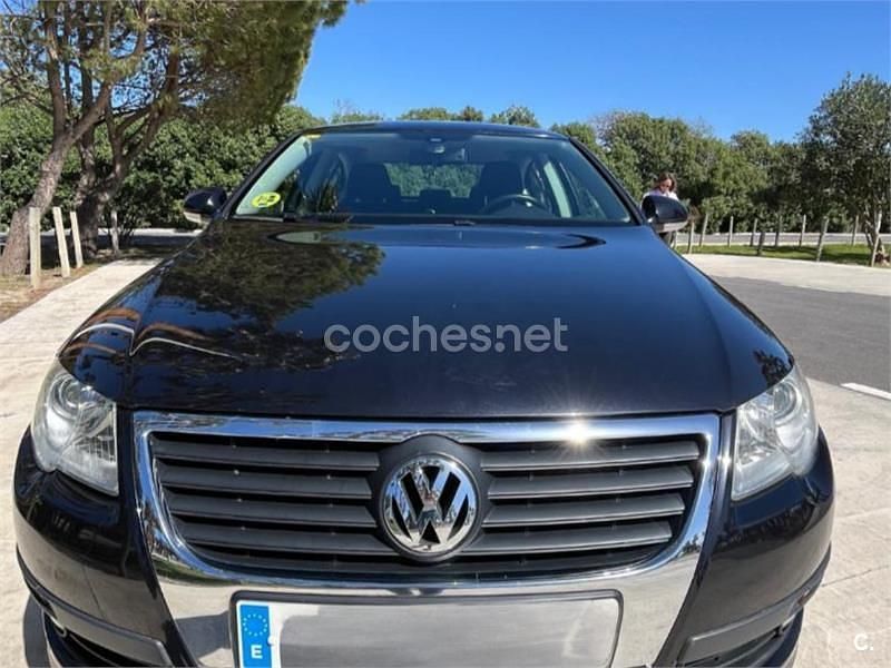 Usado VW Passat Highline 140 CV (102 kW) 2011 Negro Berlina