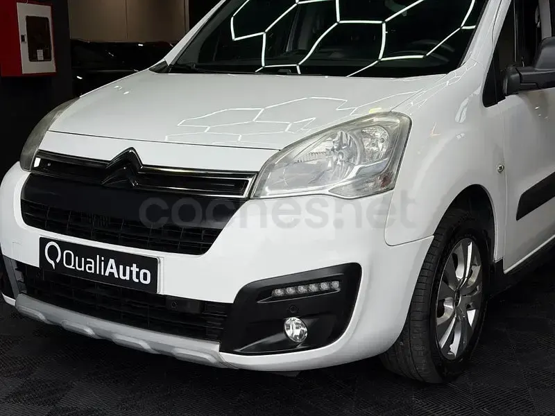 Usado Citroën Berlingo XTR 100 CV (73 kW) 2017 Blanco Monovolumen