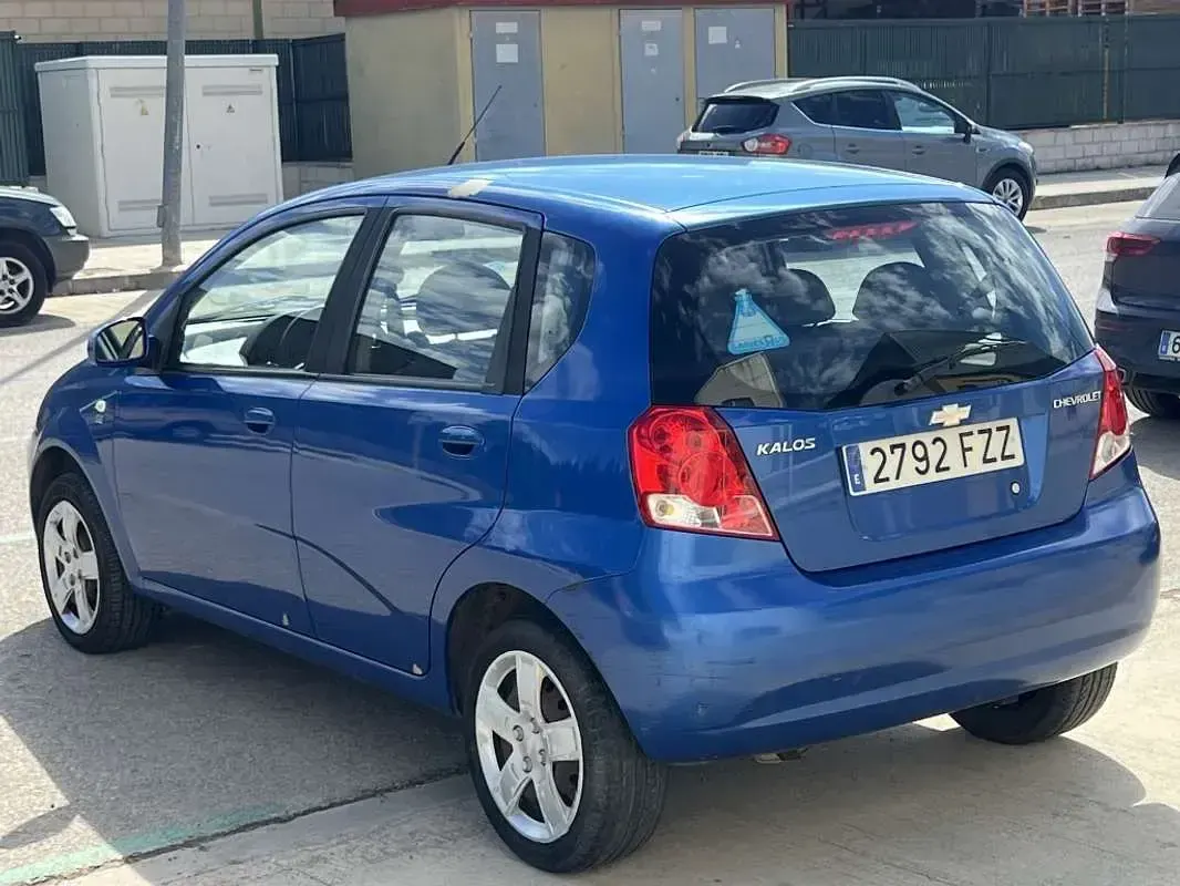 Usado Chevrolet Kalos SE 72 CV (52 kW) 2008 Azul Utilitario