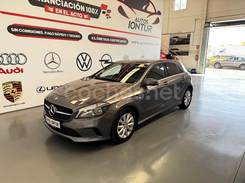 Gris / plata Usado 2016 Mercedes A180 Urban Berlina | 14.900 € (Buen precio) - Imagen 1/4