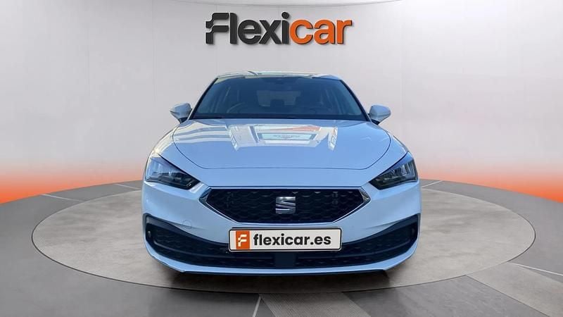 Usado Seat Leon Style 110 CV (80 kW) 2024 Blanco Utilitario