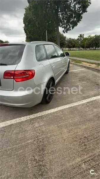 Usado Audi A3 Sportback Attraction 160 CV (117 kW) 2010 Gris / plata Utilitario