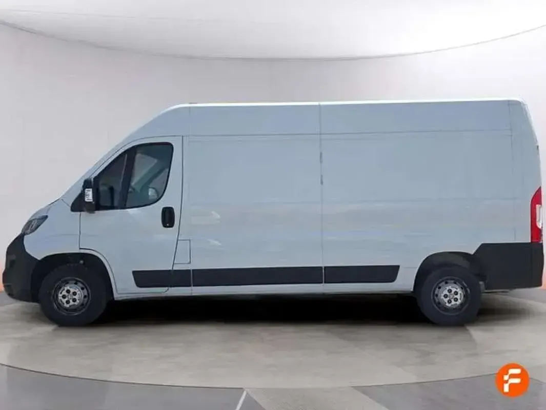 Usado Peugeot Boxer S 140 CV (102 kW) 2023 Blanco Van