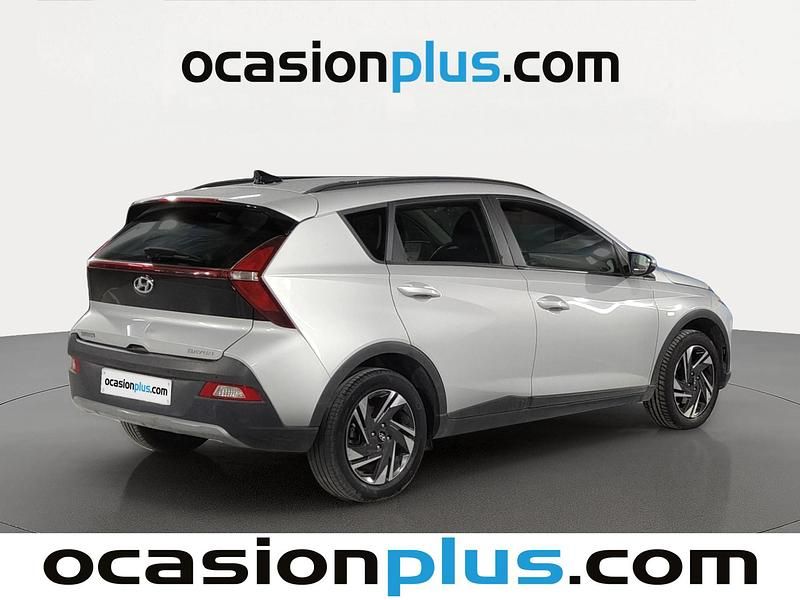 Usado Hyundai Bayon 100 CV (73 kW) 2022 Gris SUV