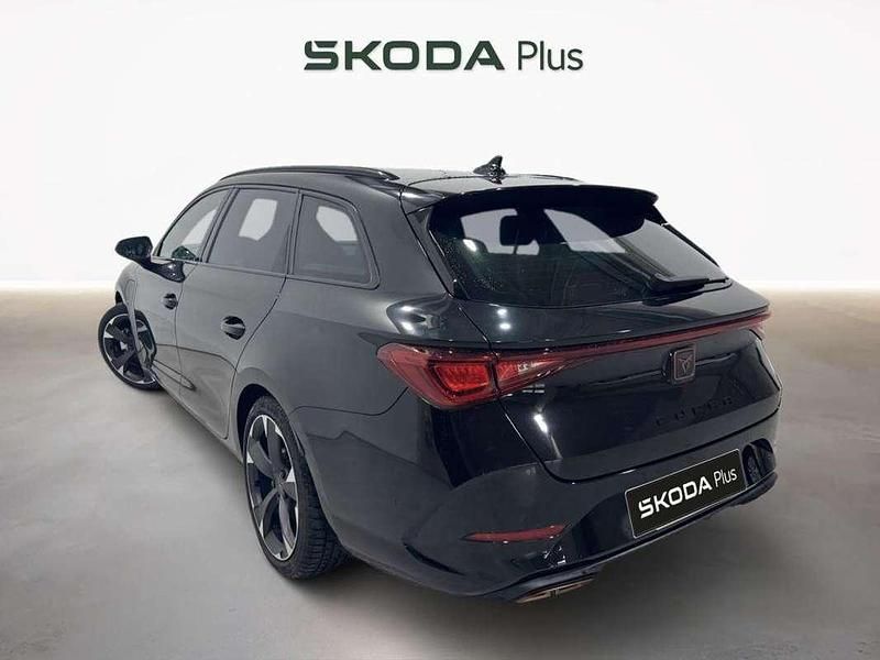 Usado Cupra Leon 204 CV (150 kW) 2023 Negro Familiar