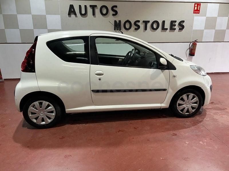 Usado Peugeot 107 Active 68 CV (50 kW) 2014 Blanco Utilitario