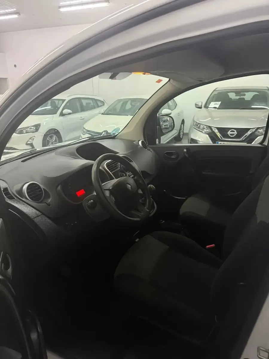 Usado Renault Kangoo 95 CV (69 kW) 2021 Blanco Monovolumen