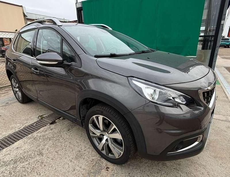 Gris / plata Usado 2019 Peugeot 2008 Allure SUV | 12.990 € (Un poco caro) - Imagen 1/4