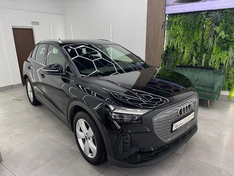 Usado Audi Q4 e-tron 125 kW (170 HP) 2022 Preto SUV