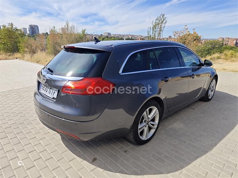 Usado Opel Insignia Sport 160 CV (117 kW) 2010 Marrón Familiar