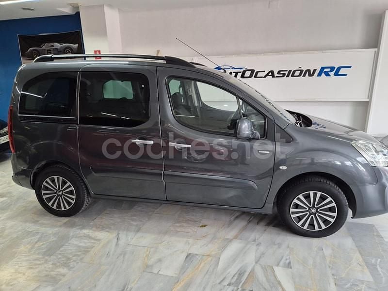 Usado Peugeot Partner Tepee Style 100 CV (73 kW) 2018 Negro Monovolumen