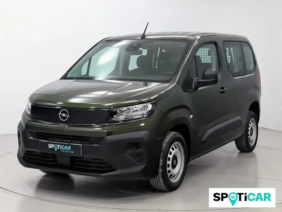 Usado Opel Combo Edition 100 CV (73 kW) 2025 Verde Monovolumen
