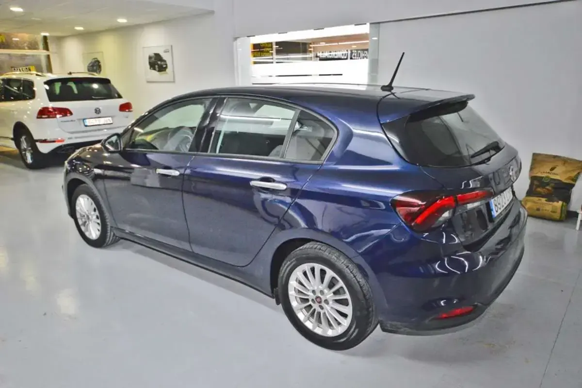 Usado Fiat Tipo 99 CV (72 kW) 2021 Azul Utilitario